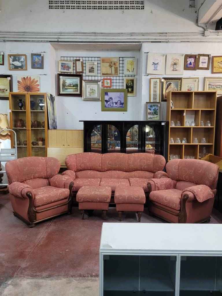 HV11307 LOTE DE SOFÁ Y 2 SILLONES ROJOS - Imagen 4